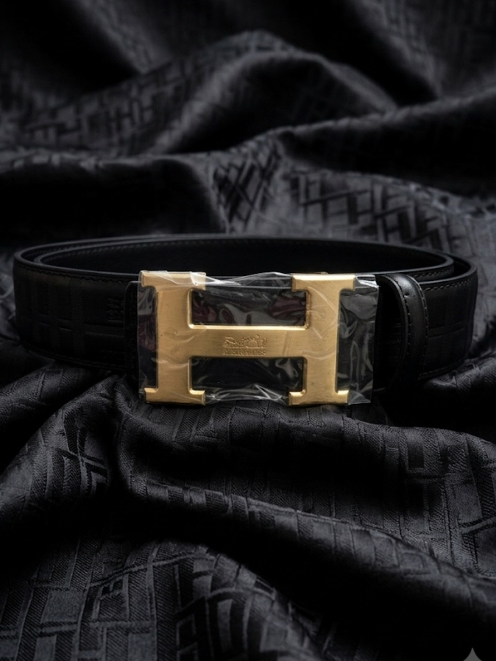 Brand New !! Black Leather Men’s Belt with Gold H Buckle